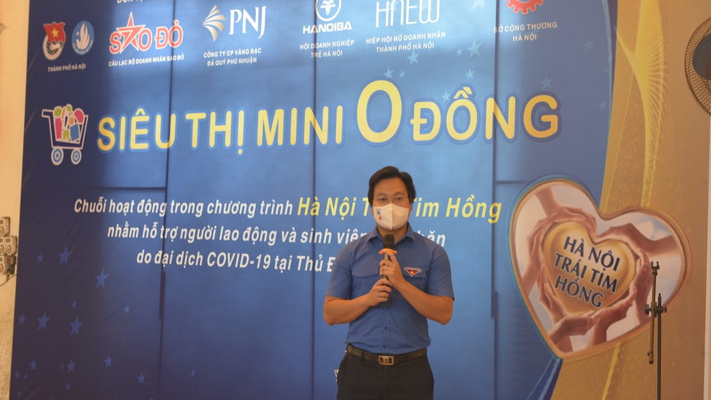 Đồng chí Trần Quang Hưng - Phó Bí thư Thành đoàn, Chủ tịch Hội Sinh viên Việt Nam thành phố Hà Nội phát biểu tại chương trình