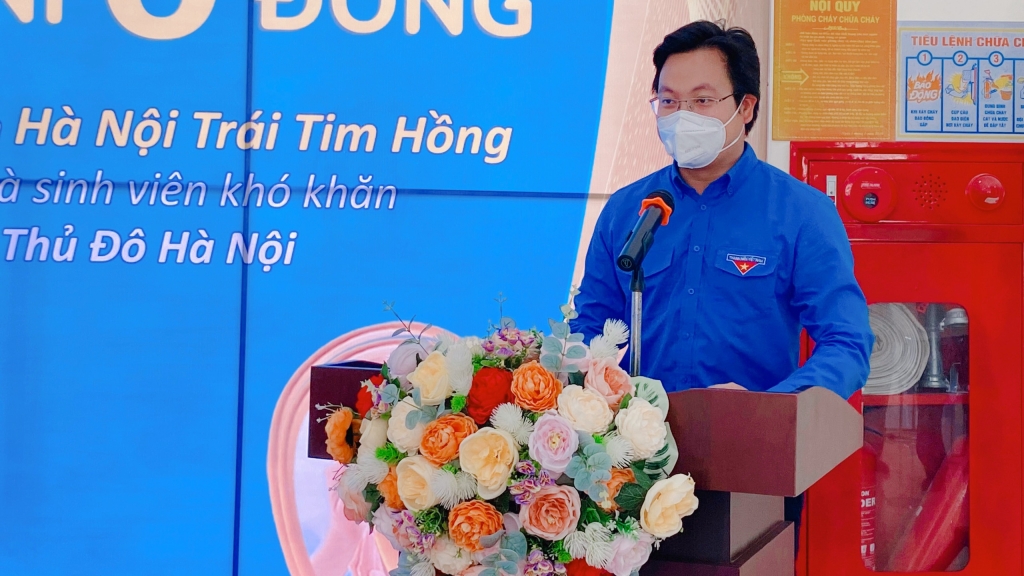 850 suất quà từ siêu thị “không trả tiền” gửi tặng người dân huyện Gia Lâm