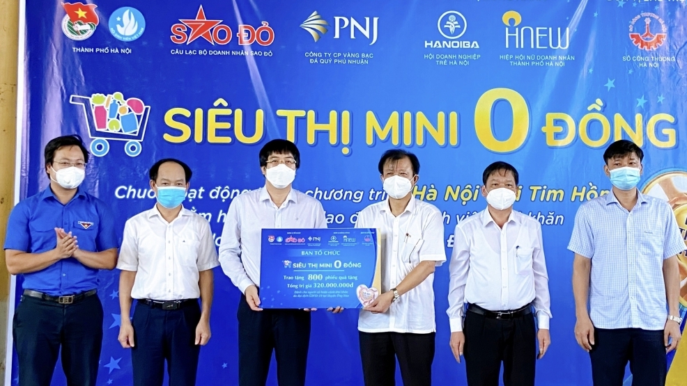 800 suất quà từ “Siêu thị mini 0 đồng” gửi tặng người dân huyện Ứng Hòa