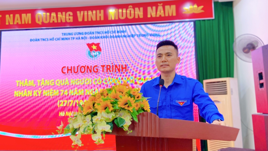 Tuổi trẻ Thủ đô tri ân các mẹ Việt Nam anh hùng, thương, bệnh binh