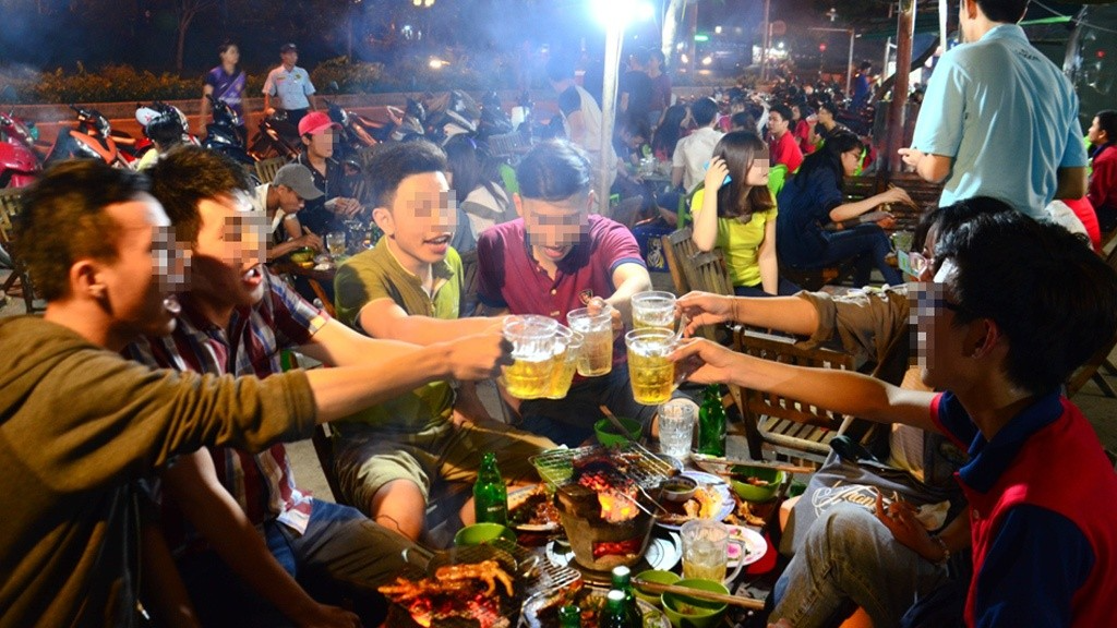 Giới trẻ với câu chuyện rượu, bia và văn hóa giao thông