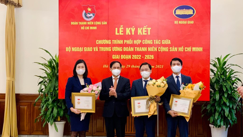 Trung ương Đoàn ký kết phối hợp với Bộ Ngoại giao: Thúc đẩy hợp tác, hỗ trợ người trẻ ngoài nước