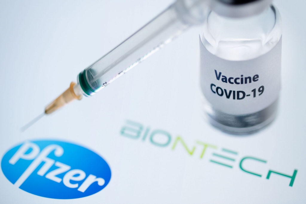 WHO phê chuẩn lưu hành khẩn cấp vắc-xin của Pfizer/BioNTech (Ảnh: Getty)