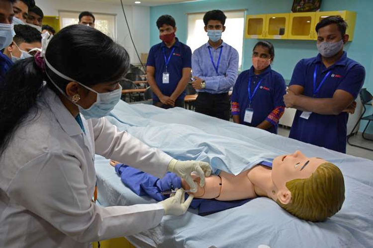 Chương trình đào tạo về tiêm chủng vắc-xin ngừa Covid-19 tại Ấn Độ, tháng 12/2020 (Ảnh: AFP)