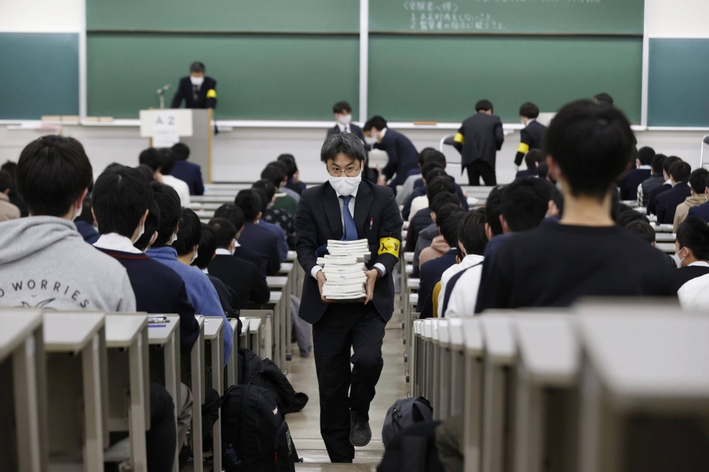  Nhật Bản hoàn thành tổ chức thi đại học trong dịch Covid-19 (Ảnh: Kyodo)