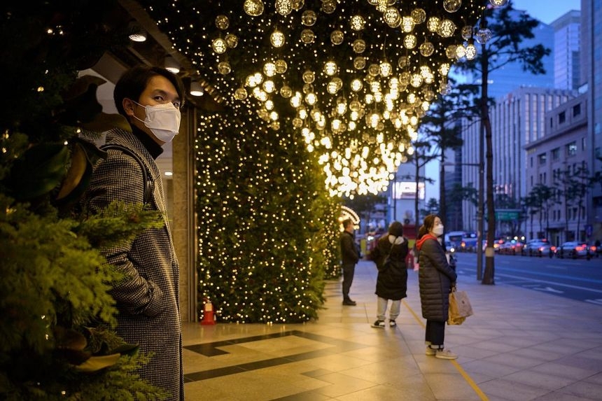 Hàn Quốc nới lỏng lệnh giới nghiêm bên ngoài thủ đô Seoul (Ảnh: AFP)