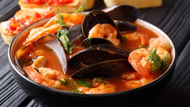 Món soup Bouillabaisse của Pháp