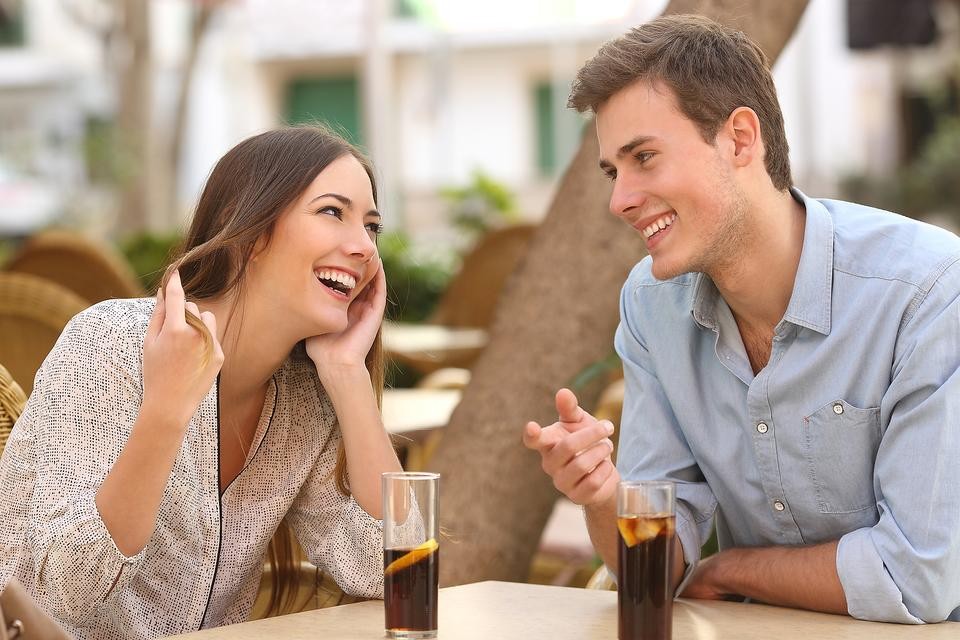 Hẹn hò không cồn được dự đoán là xu hướng nổi bật năm 2022 (Ảnh: 30seconds.com)