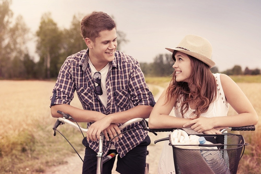Giới trẻ đang hướng đến xu hướng hẹn hò tích cực và lành mạnh (Ảnh: Shutterstock)