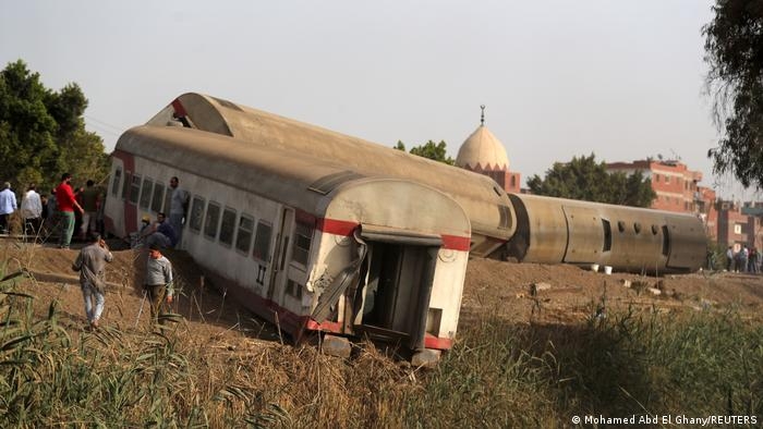 Tàu hỏa bị trật đường ray tại Ai Cập khiến ít nhất 11 người thiệt mạng và 98 người bị thương (Ảnh: Reuters)