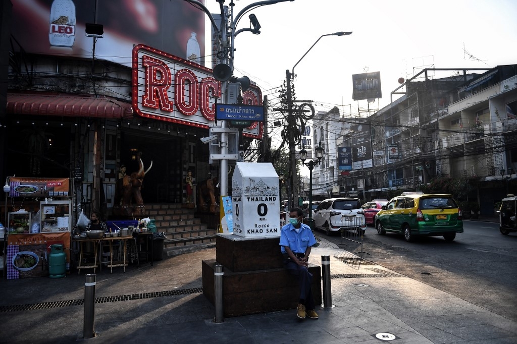 Bangkok đóng cửa 31 loại hình kinh doanh do dịch Covid-19 (Ảnh: AFP)