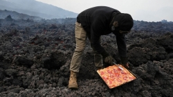 Nướng Pizza bằng dung nham núi lửa