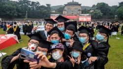 Một cử nhân đại học danh tiếng đăng tuyển làm giúp việc gây tranh cãi ở Trung Quốc