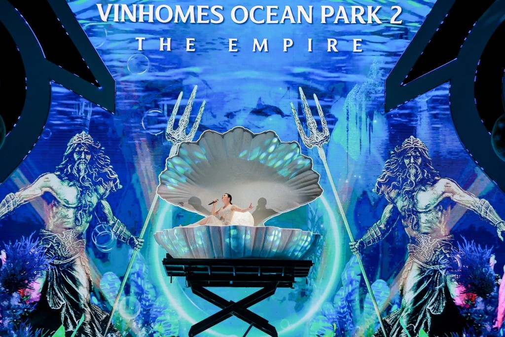 Đại nhạc hội Summer Wave Park khai trương tổ hợp biển tạo sóng lớn nhất thế giới quy tụ dàn sao đình đám nhất của showbiz Việt