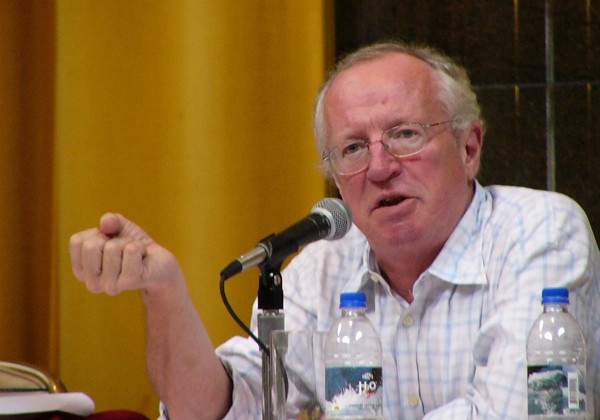 Nhà báo Robert Fisk