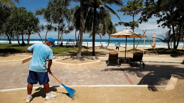  Một khu vực bên bờ biển ở Phuket vào ngày 29/6/2021 (Ảnh: Reuters)