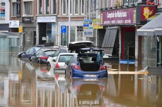 Ngập lụt do mưa lũ tại quận Chenee, Liege, Bỉ (Ảnh: AFP)