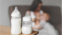 Sữa các bà mẹ đã tiêm chủng có chứa kháng thể ngừa Covid-19