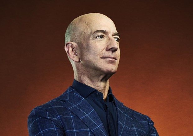  Ông chủ Amazon, Jeff Bezos đang giữ vị trí người giàu nhất hành tinh (Ảnh: Forbes)