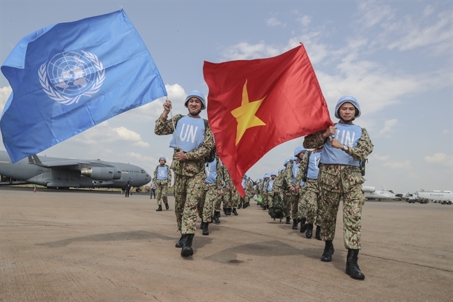 Các sĩ quan Việt Nam lên đường tham gia Phái bộ gìn giữ hòa bình Liên Hợp Quốc ở Nam Sudan (Ảnh: VNA)