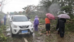 Chùm ảnh bão Kompasu đổ bộ Trung Quốc và Philippines