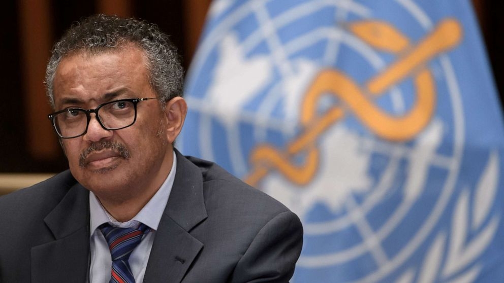 Tedros Adhanom Ghebreyesus đã phải tự cách ly sau khi tiếp xúc với người xét nghiệm dương tính với Covid-19 (Ảnh: Reuters)