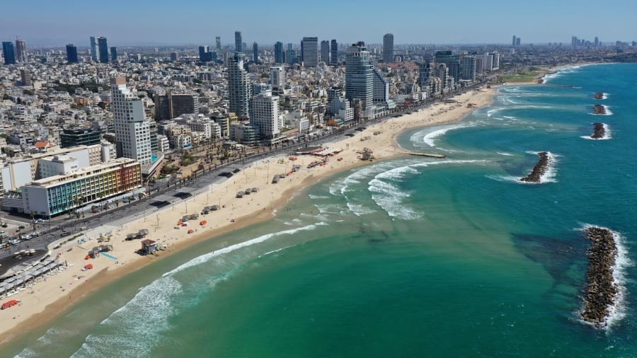 Lần đầu tiên trong lịch sử của bảng xếp hạng, Tel Aviv trở thành thành phố đắt đỏ nhất thế giới (Ảnh: AFP)
