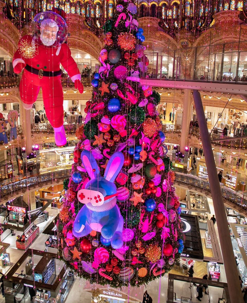 Bên trong trung tâm thương mại Galeries Lafayette ở thủ đô Paris, Pháp (Ảnh: WIREIMAGE)