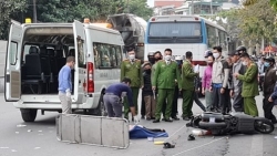 Quảng Ninh: Xe chở công nhân gây tai nạn khiến bé gái 8 tuổi tử vong