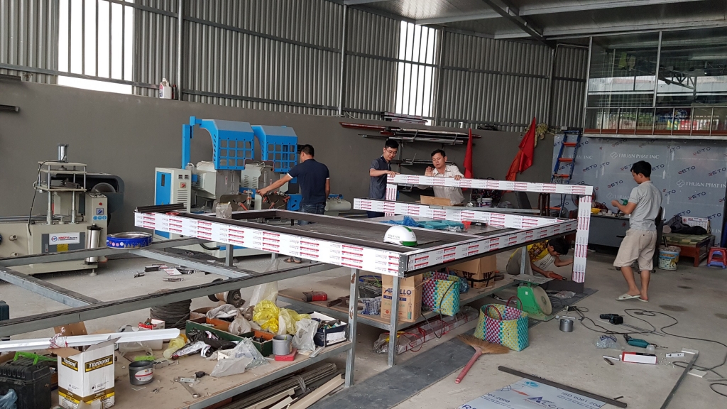 Xưởng sản xuất và gia công Cửa công ty Cao Cường.
