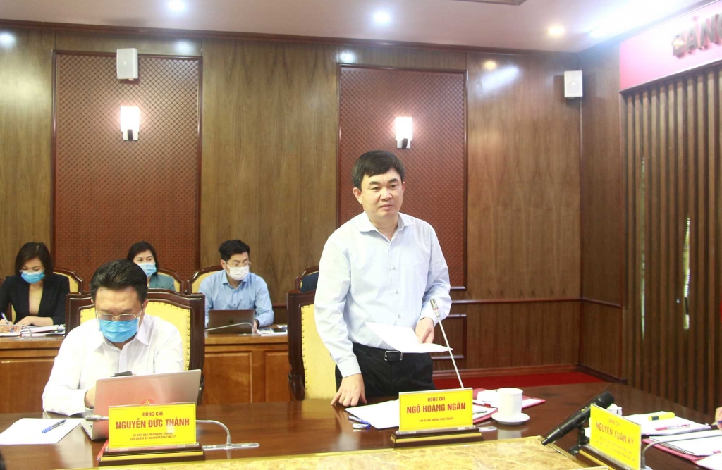 Đồng chí Ngô Hoàng Ngân, Phó Bí thư Thường trực Tỉnh ủy, phát biểu tại cuộc họp.