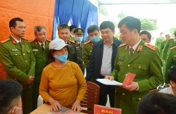Thử trưởng Bộ Công an kiểm tra tình hình cấp căn cước công dân gắn chip điện tử tại Quảng Ninh