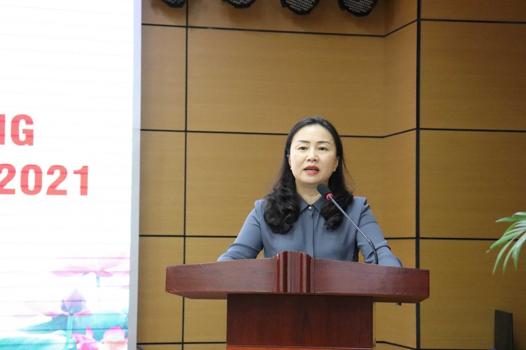 Đồng chí Vi Ngọc Bích, Ủy viên Ban Thường vụ, Trưởng Ban Tuyên giáo Tỉnh ủy, phát biểu tại hội nghị.