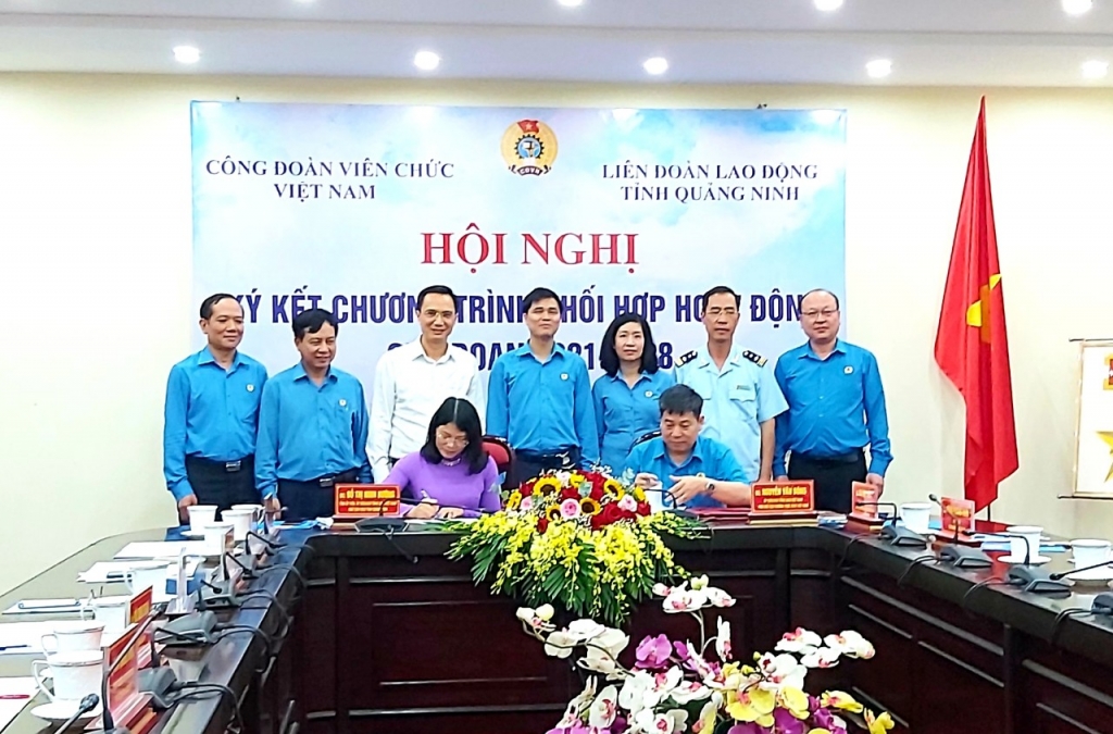 Công đoàn viên chức Việt Nam và LĐLĐ tỉnh ký kết chương trình phối hợp.