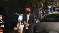 Quảng Ninh: Bị kiểm tra nồng độ cồn, tài xế lái xe lao thẳng vào tổ công tác