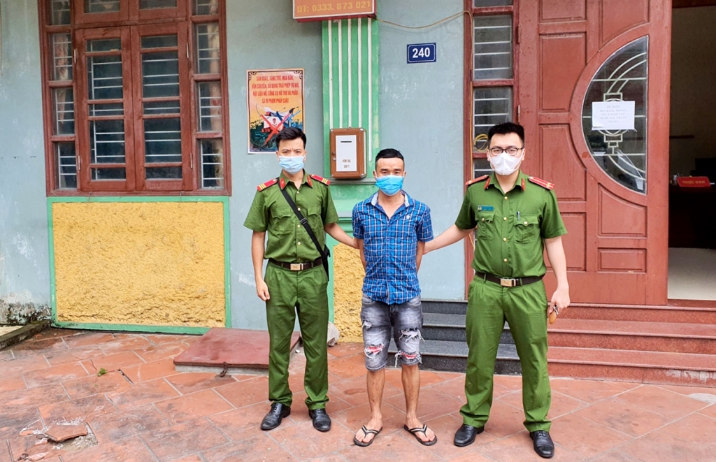 Đối tượng Nguyễn Văn Hán tại cơ quan công an (ảnh: công an Quảng Yên)