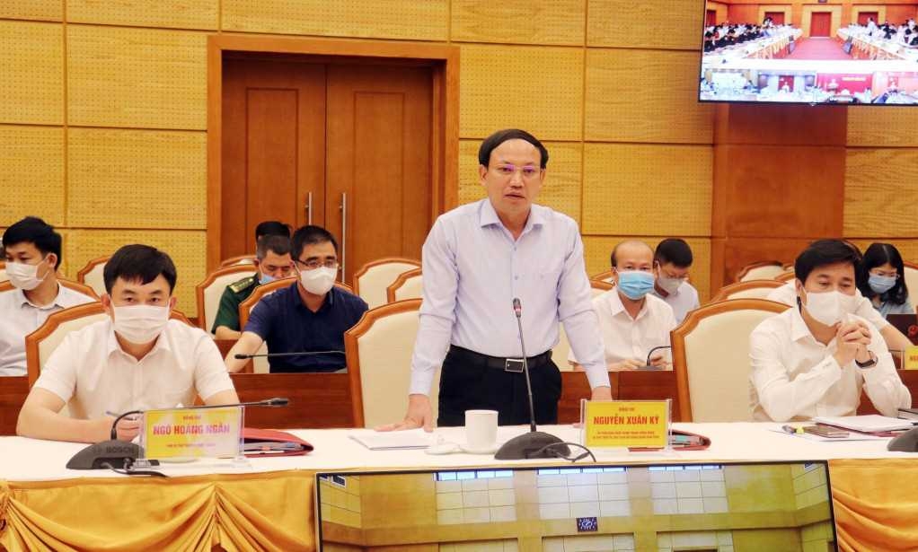 Đồng chí Nguyễn Xuân Ký, Ủy viên Trung ương Đảng, Bí thư Tỉnh ủy, Chủ tịch HĐND tỉnh phát biểu tại buổi làm việc.