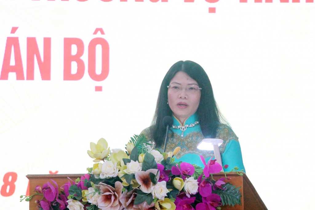 Đồng chí Đỗ Thị Ninh Hường, Bí thư Huyện ủy Đầm Hà phát biểu nhận nhiệm vụ.