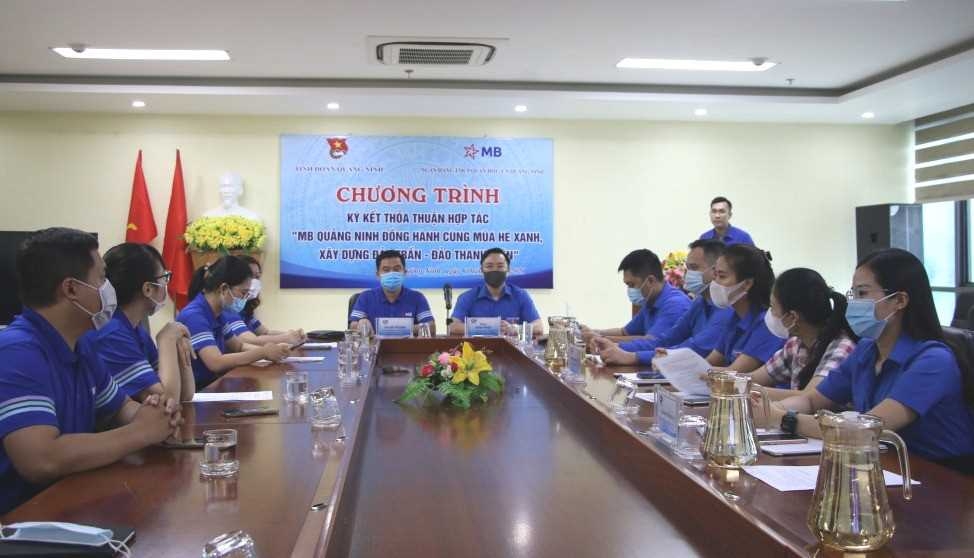 Quang cảnh buổi lễ ký kết hợp tác giữa Tỉnh Đoàn Quảng Ninh và MB Bank - CN Quảng Ninh