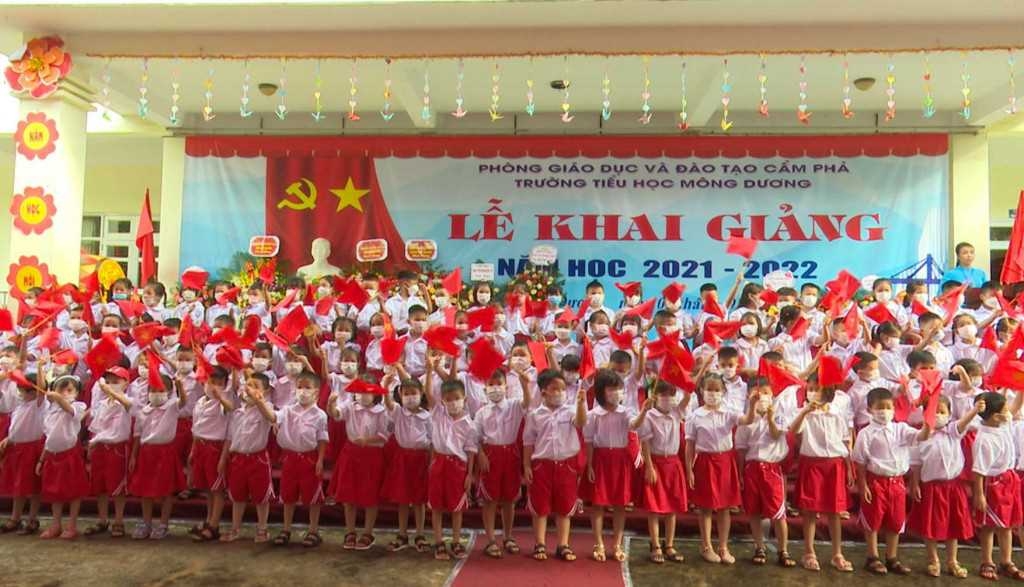 100% các trường tại Quảng Ninh, các em học sinh được trực tiếp khai giảng.