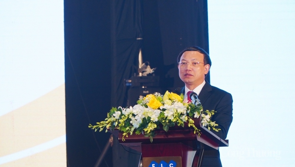 Đồng chí Nguyễn Xuân Ký, Bí thư Tỉnh ủy, Chủ tịch HĐND tỉnh, phát biểu khai mạc hội nghị.