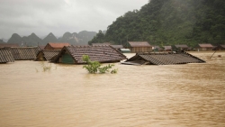 Quảng Ninh chi 9 tỷ đồng ủng hộ 4 tỉnh miền Trung lũ lụt