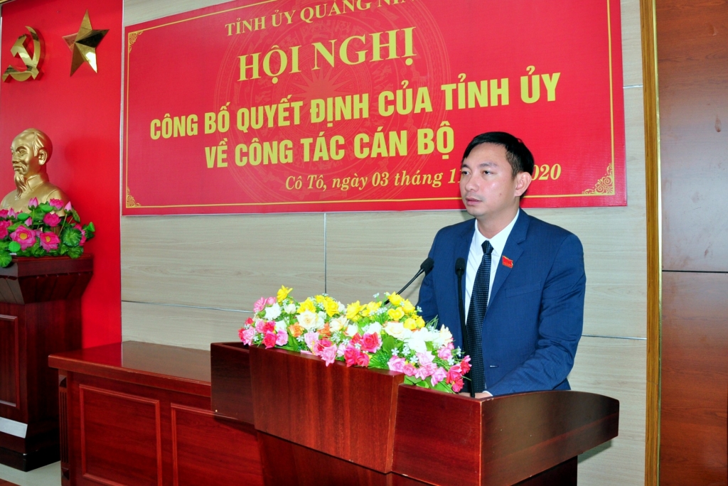 Đồng chí Lê Hùng Sơn phát biểu nhận nhiệm vụ Bí thư Huyện ủy Cô Tô.