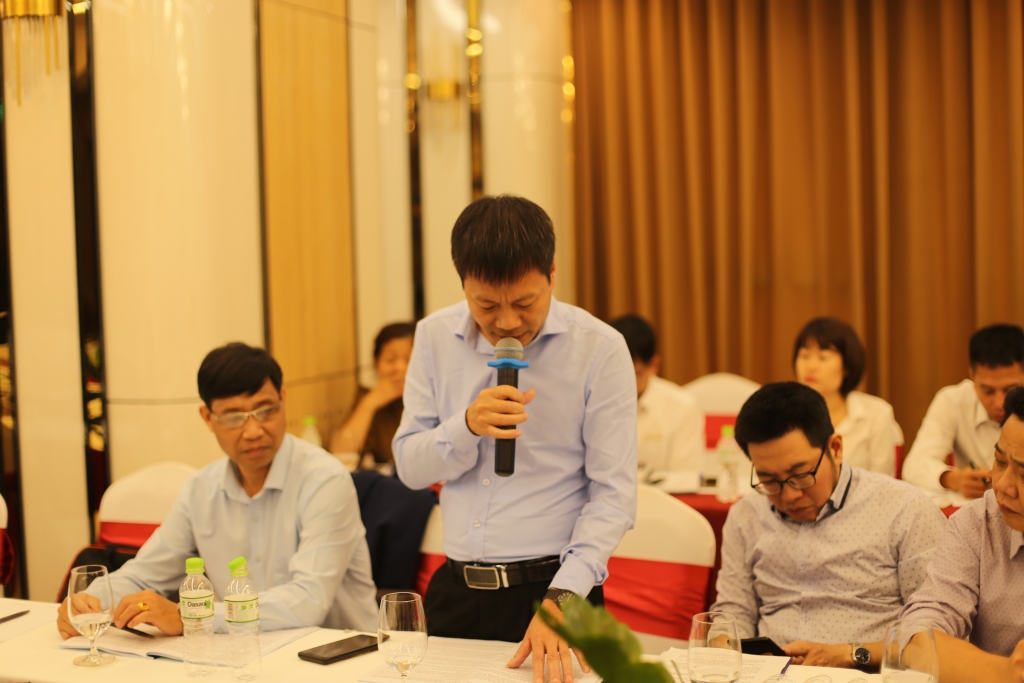 Ông Lưu Mạnh Dũng, Giám đốc Trung tâm Dịch vụ việc làm tỉnh Yên Bái nêu quan điểm tại Hội thảo lấy ý kiến về dự thảo thông tư sửa đổi, bổ sung thông tư số 28 ngày 31/7/2015 về Bảo hiểm thất nghiệp do Cục Việc làm, Bộ Lao động – Thương binh và Xã hội tổ ch