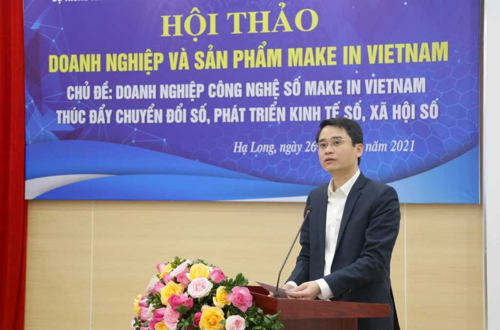 Phó Chủ tịch UBND tỉnh Phạm Văn Thành phát biểu chào mừng hội thảo.