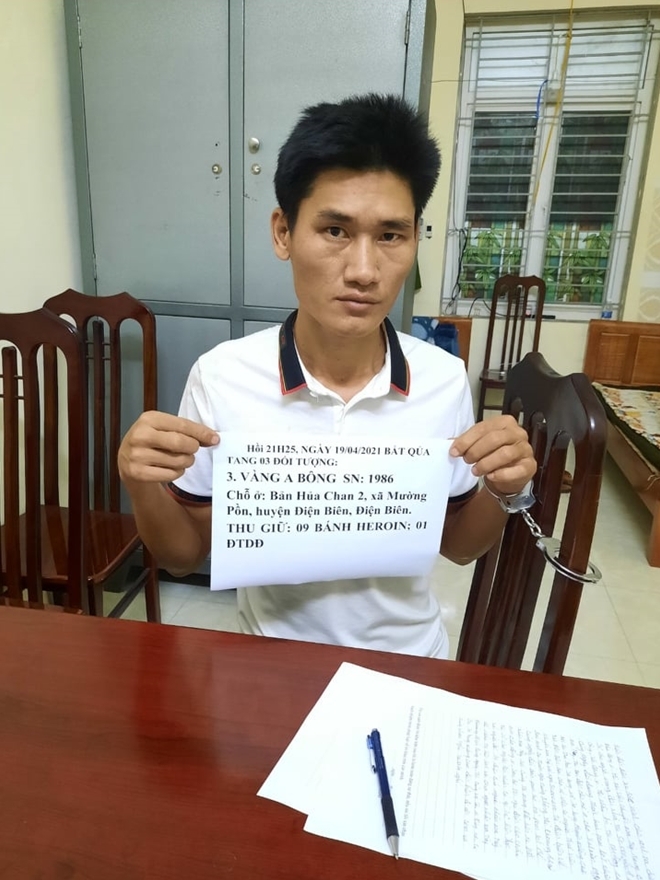 Bắt giữ 2 đối tượng vận chuyển 9 bánh heroin từ Điện Biên về Bắc Ninh tiêu thụ