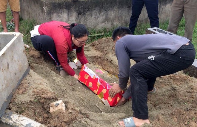 Thanh Hóa: Cô gái lập 8 ngôi mộ giả sau giấc mơ có người báo mộng