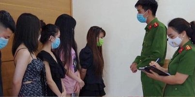 Hải Dương: Bắt quả tang nhiều đối tượng sử dụng trái phép chất ma túy trong quán karaoke