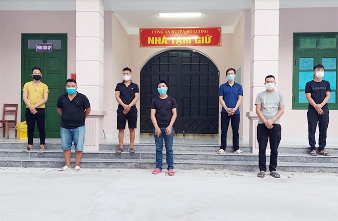 Nghệ An: Khởi tố các đối tượng trong đường dây cá độ bóng đá tại huyện Đô Lương
