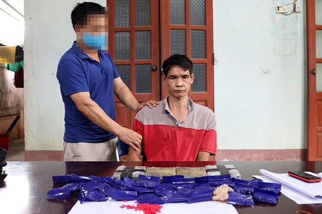 Điện Biên: Bắt đối tượng vận chuyển 4 bánh heroin và 6.000 nghìn viên ma túy tổng hợp